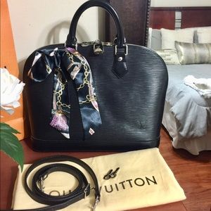 🎀 Louis Vuitton Epi Alma PM